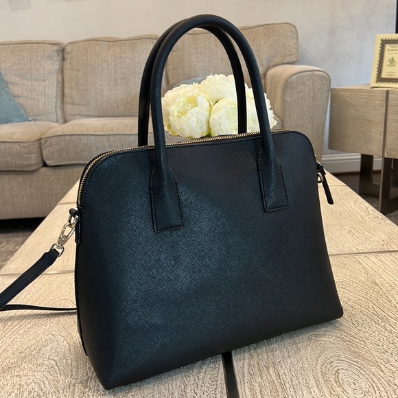 LIKE NEW Margot Shoulder Bag in Black & Pebble
kate spade New York - Picture 8 of 12